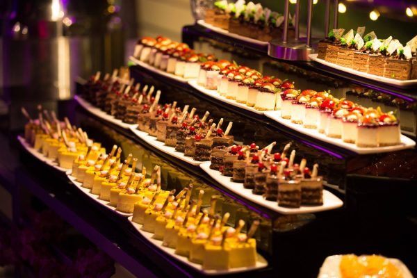 CATERING & BANQUETING CATERING & BANQUETING