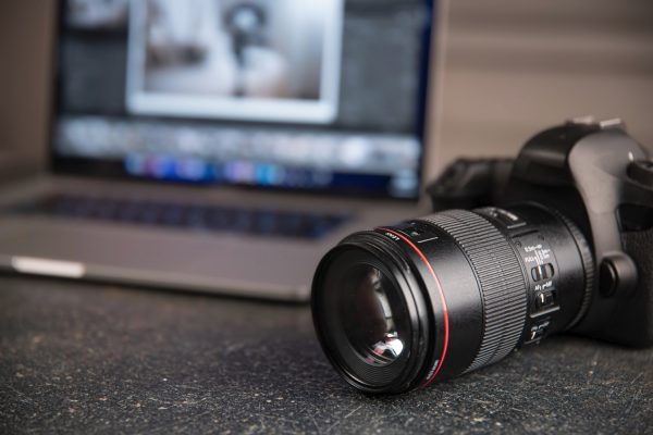 professional-camera-blurred